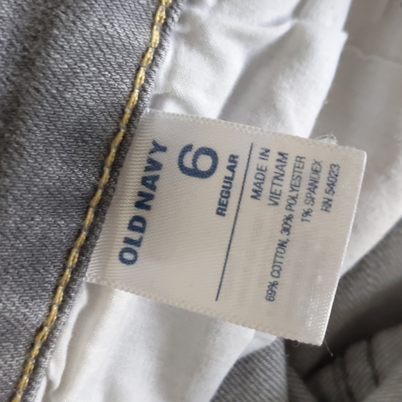 Old Navy sweetheart skinny jeans - Picture 2 of 5